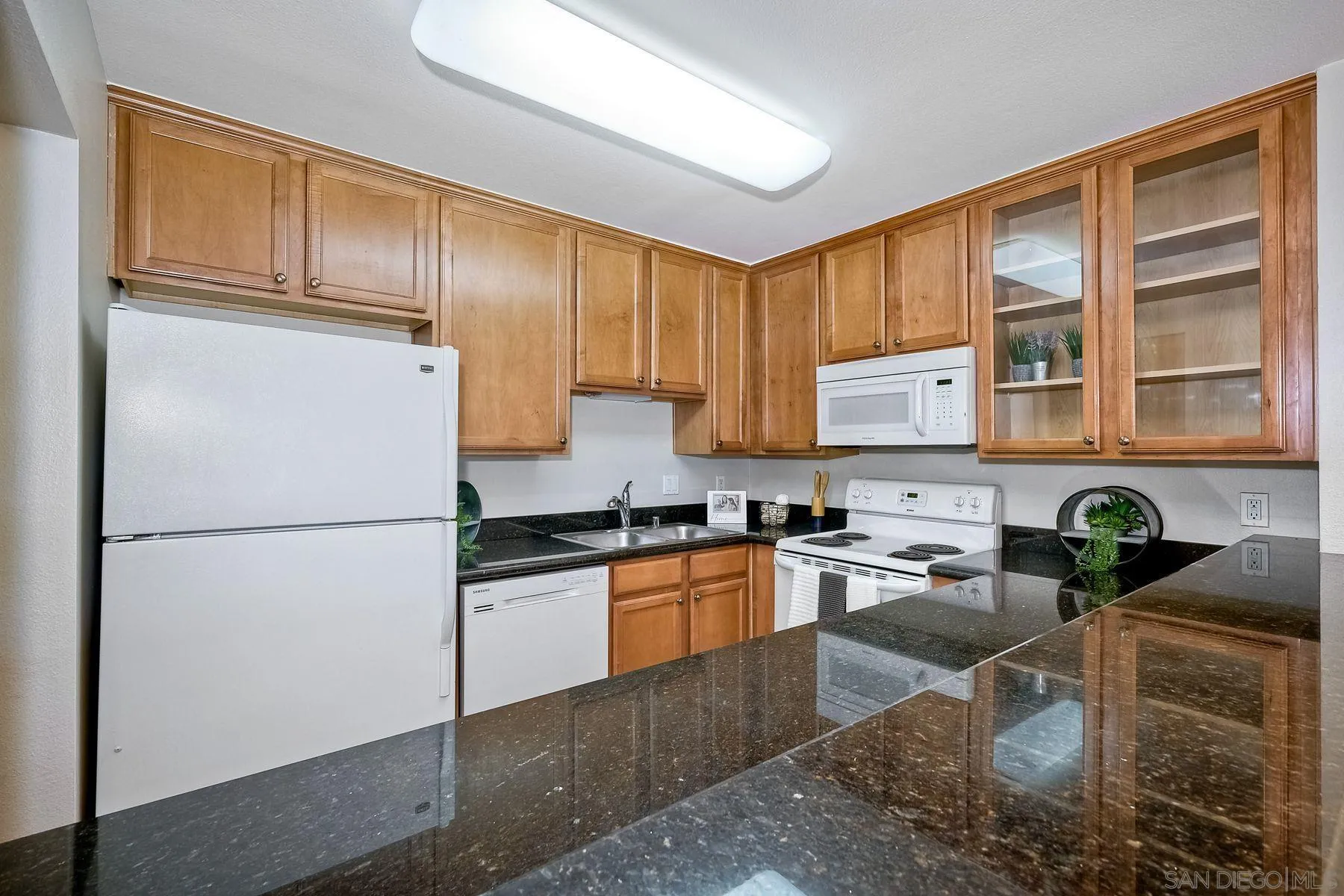 Photo #3: 240003029 Listing 