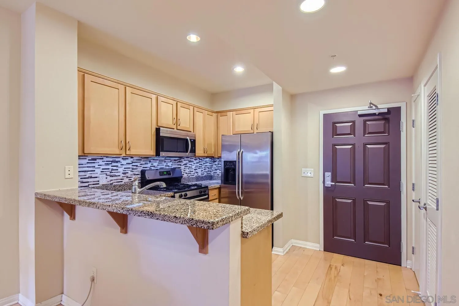 Photo #2: 240003074 Listing 