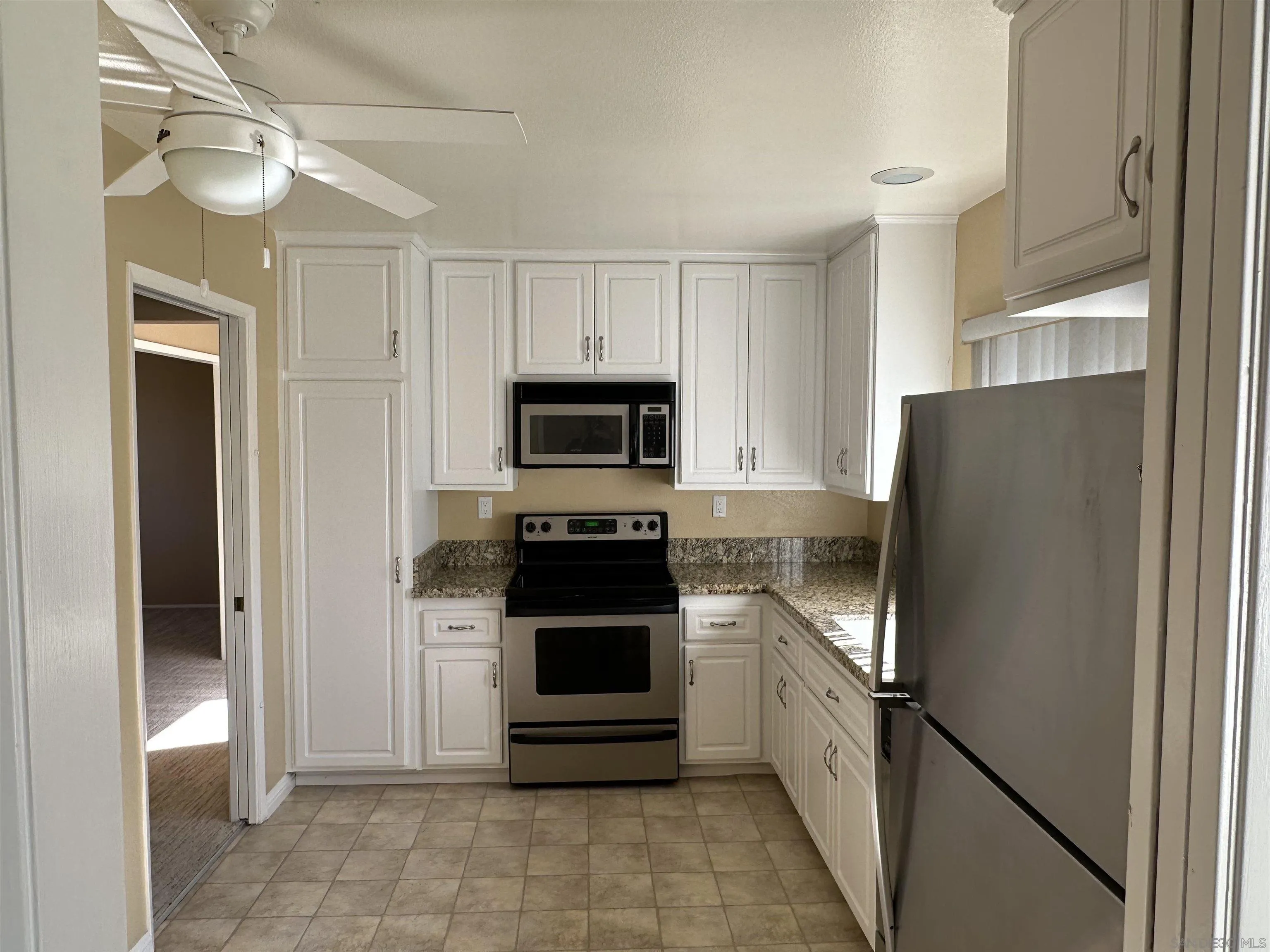 Photo #3: 240003090 Listing 