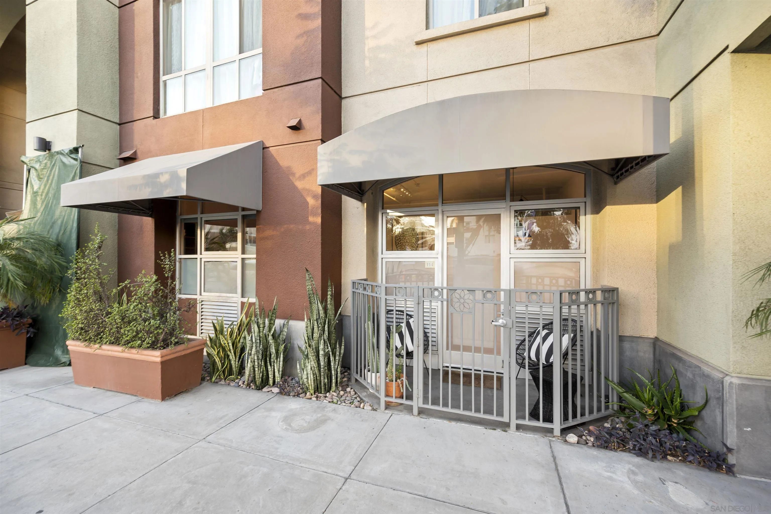 Photo #2: 240003156 Listing 