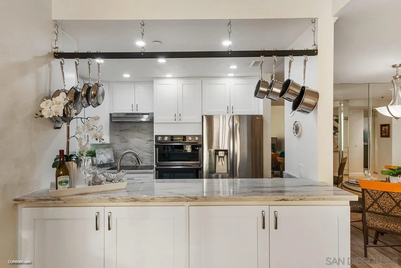 Photo #2: 240003173 Listing 