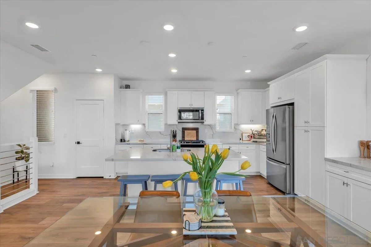 Photo #4: 240003224 Listing 
