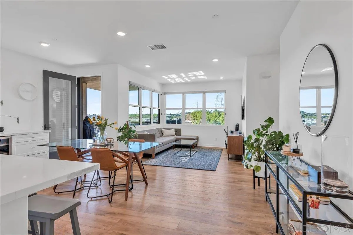 Photo #2: 240003224 Listing 