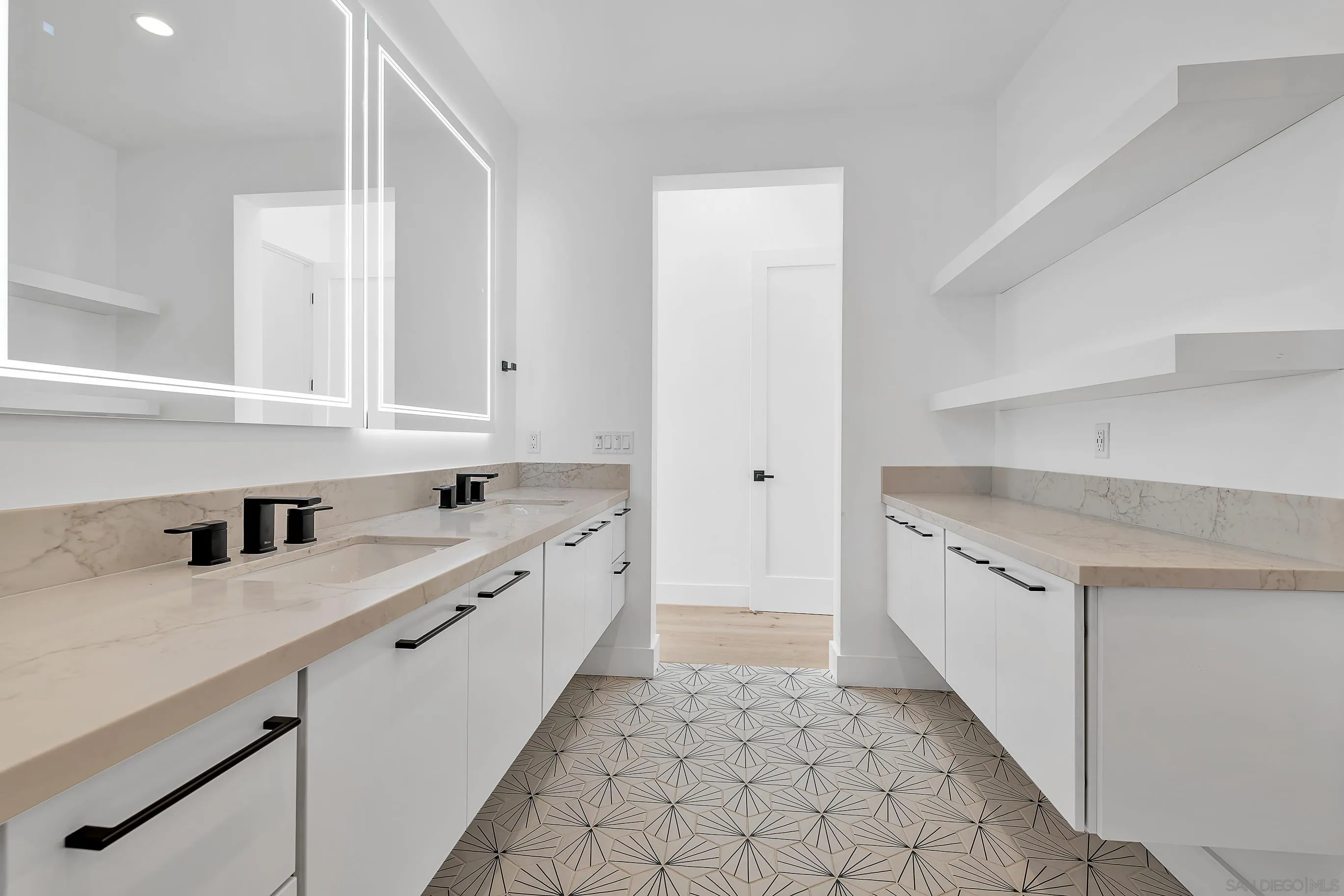 https://cdn.realtyfeed.com/cdn/127/240003250/5de950307588e90ac904dd13baf9821e.webp