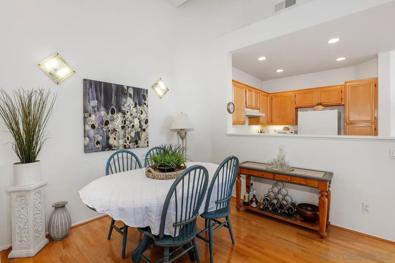 Photo #6: 240003264 Listing 