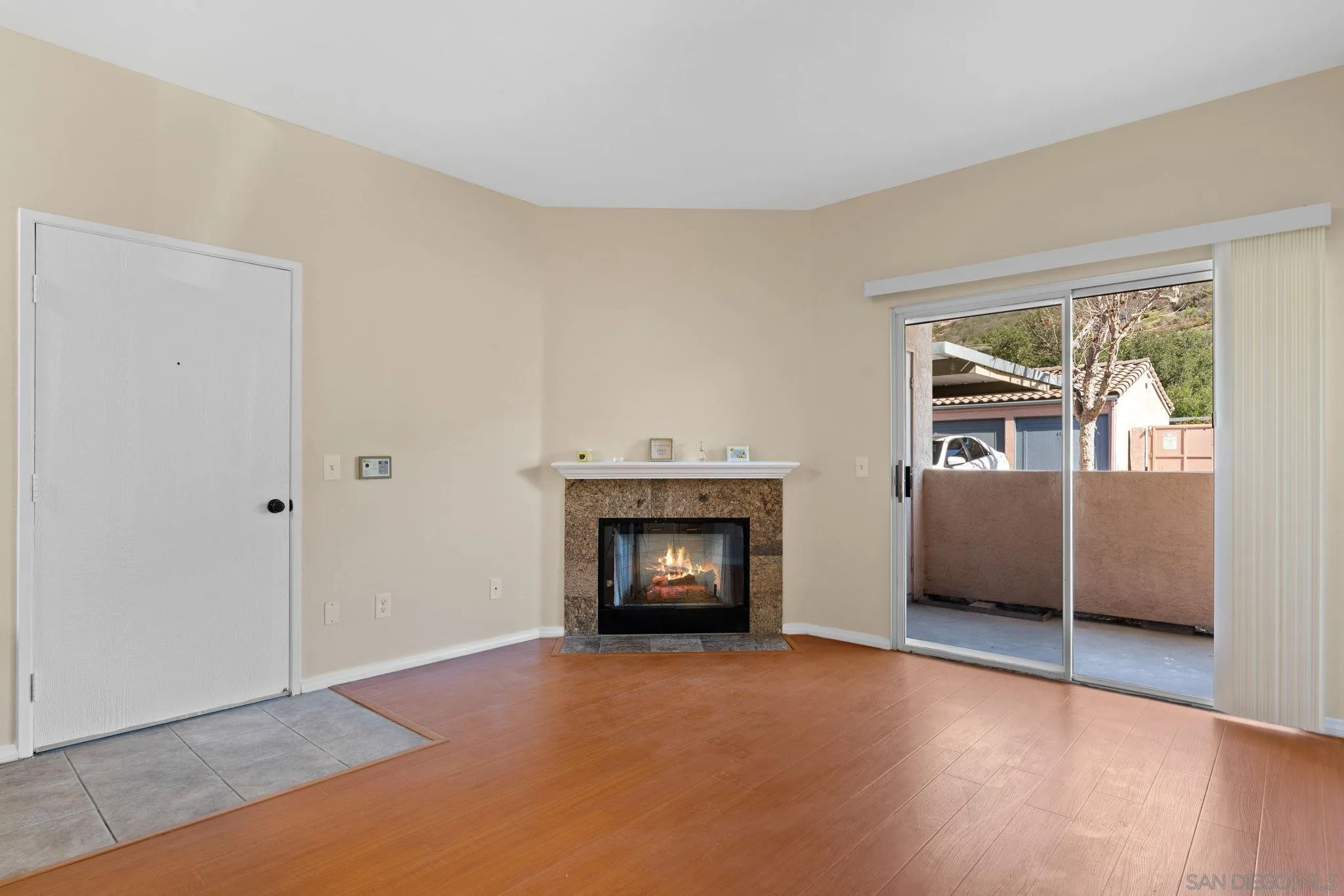 Photo #6: 240003327 Listing 