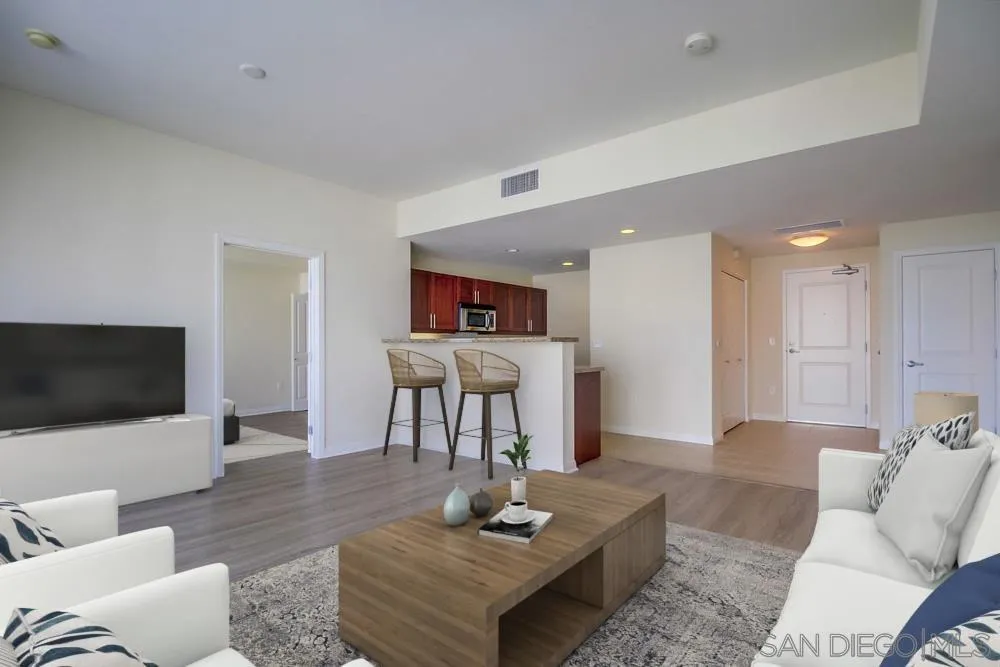 Photo #4: 240003350 Listing 