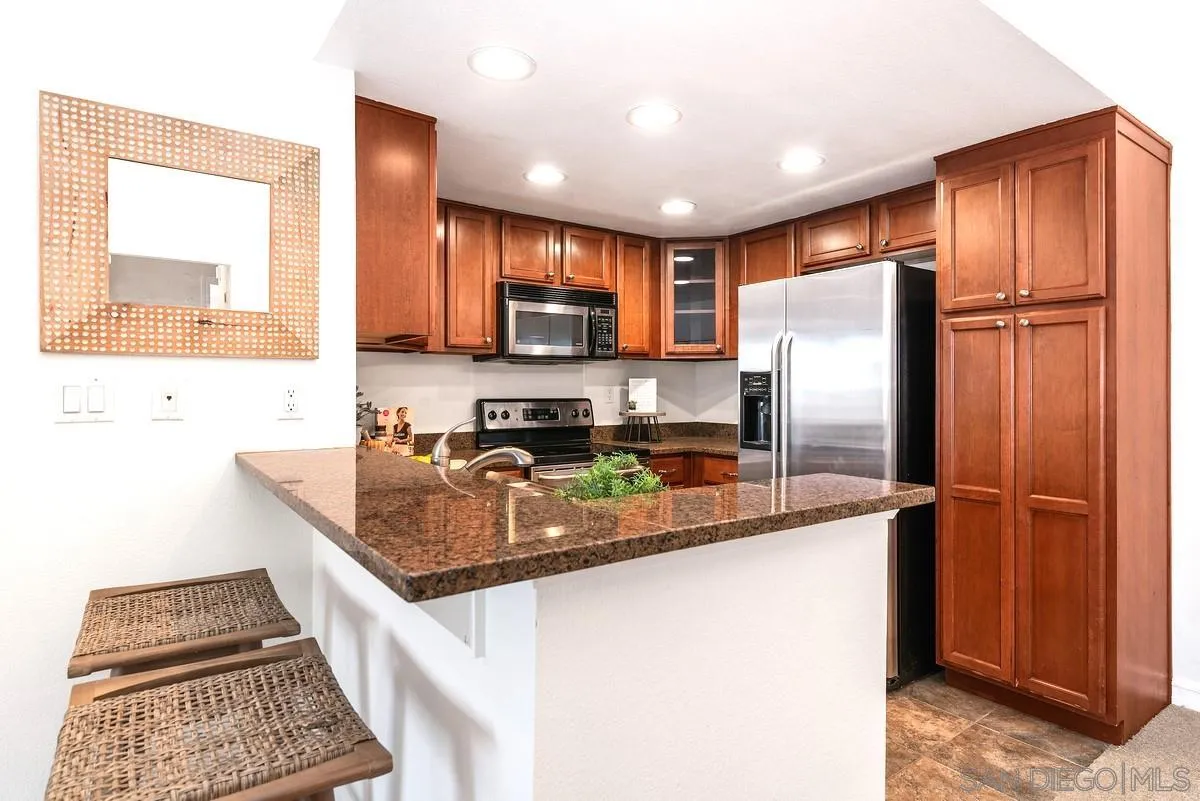 Photo #5: 240003386 Listing 