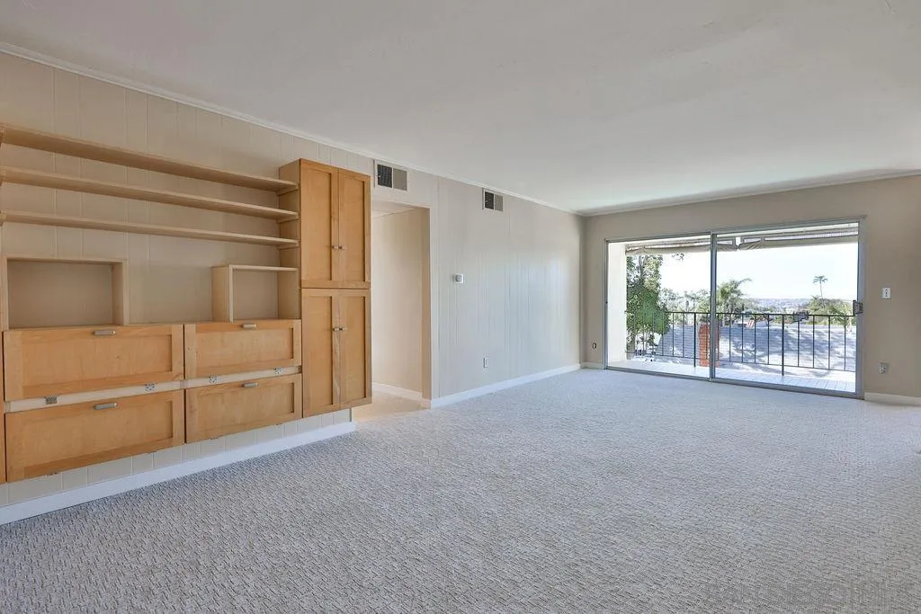 Photo #2: 240003407 Listing 