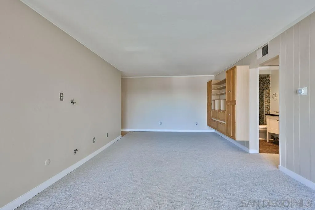 Photo #4: 240003407 Listing 