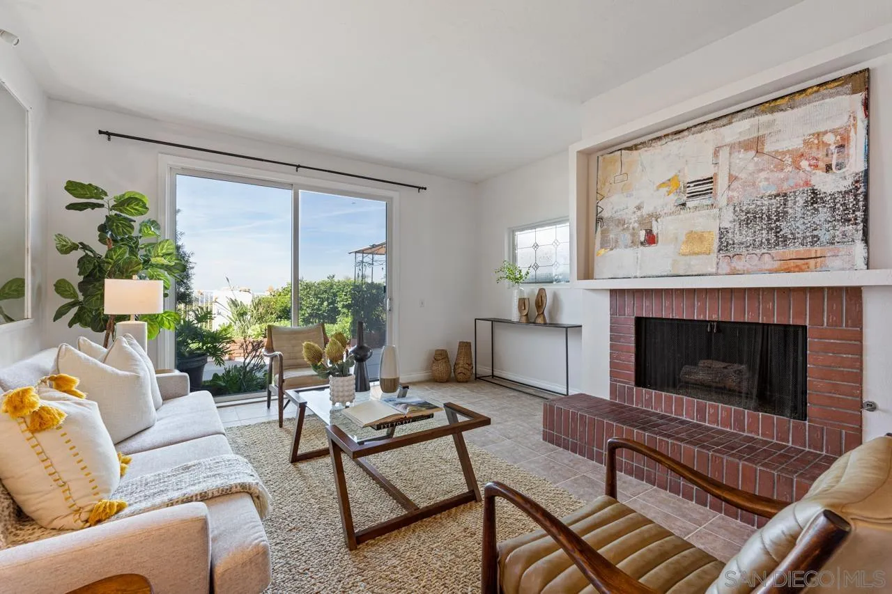 Photo #4: 240003491 Listing 
