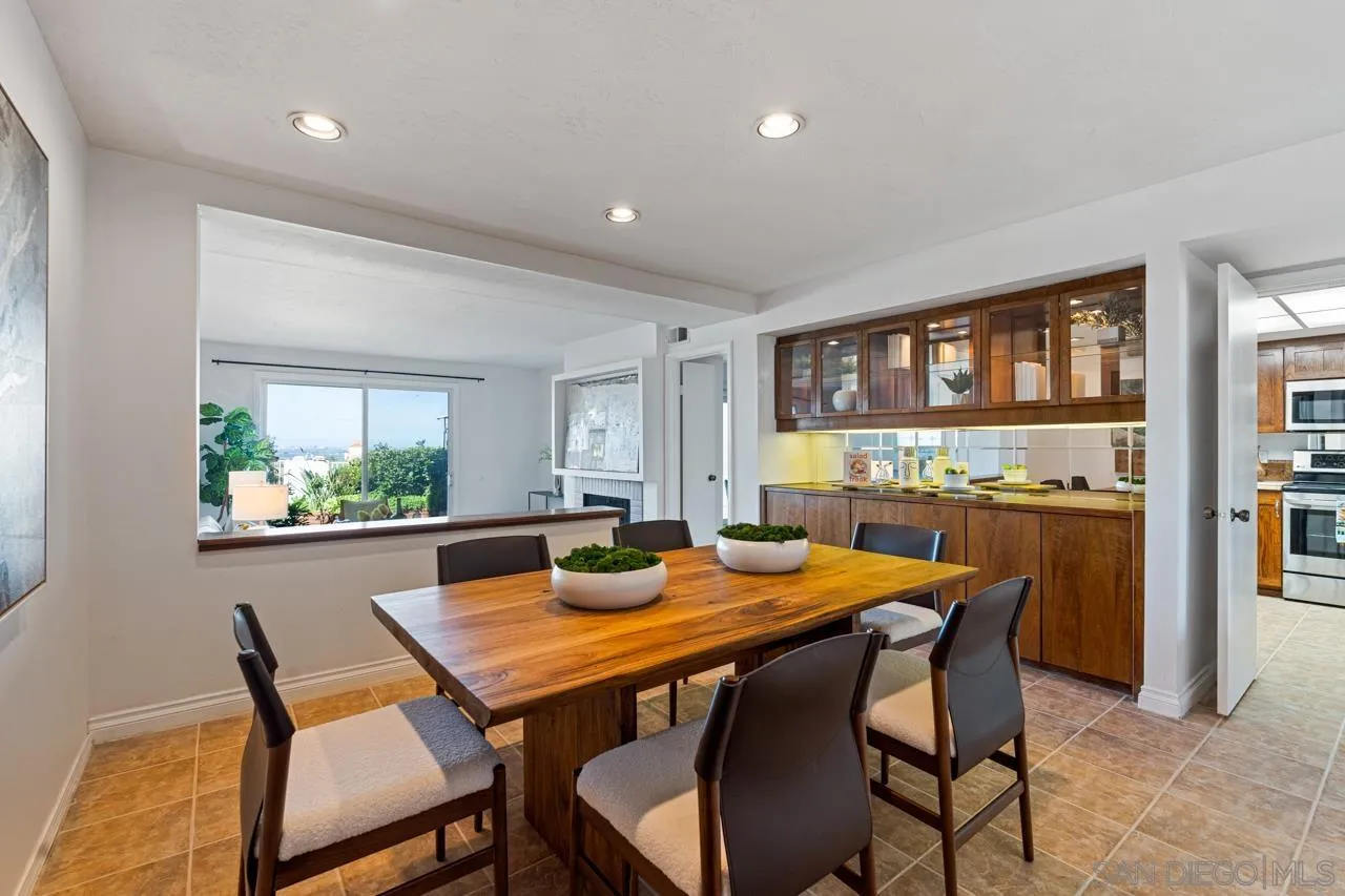 Photo #6: 240003491 Listing 