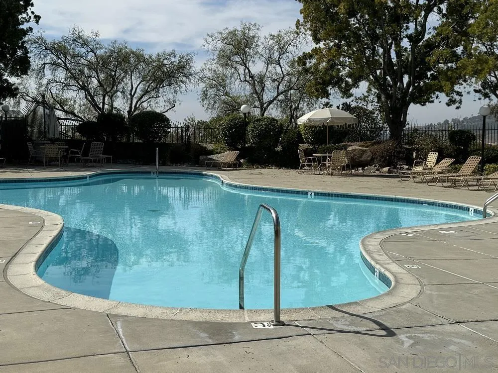 Photo #3: 240003502 Listing 