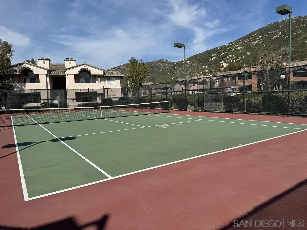 Photo #2: 240003502 Listing 