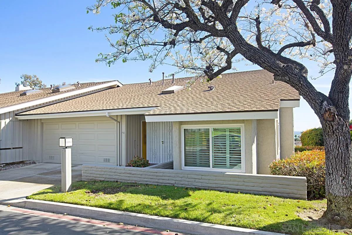 Photo #3: 240003537 Listing 