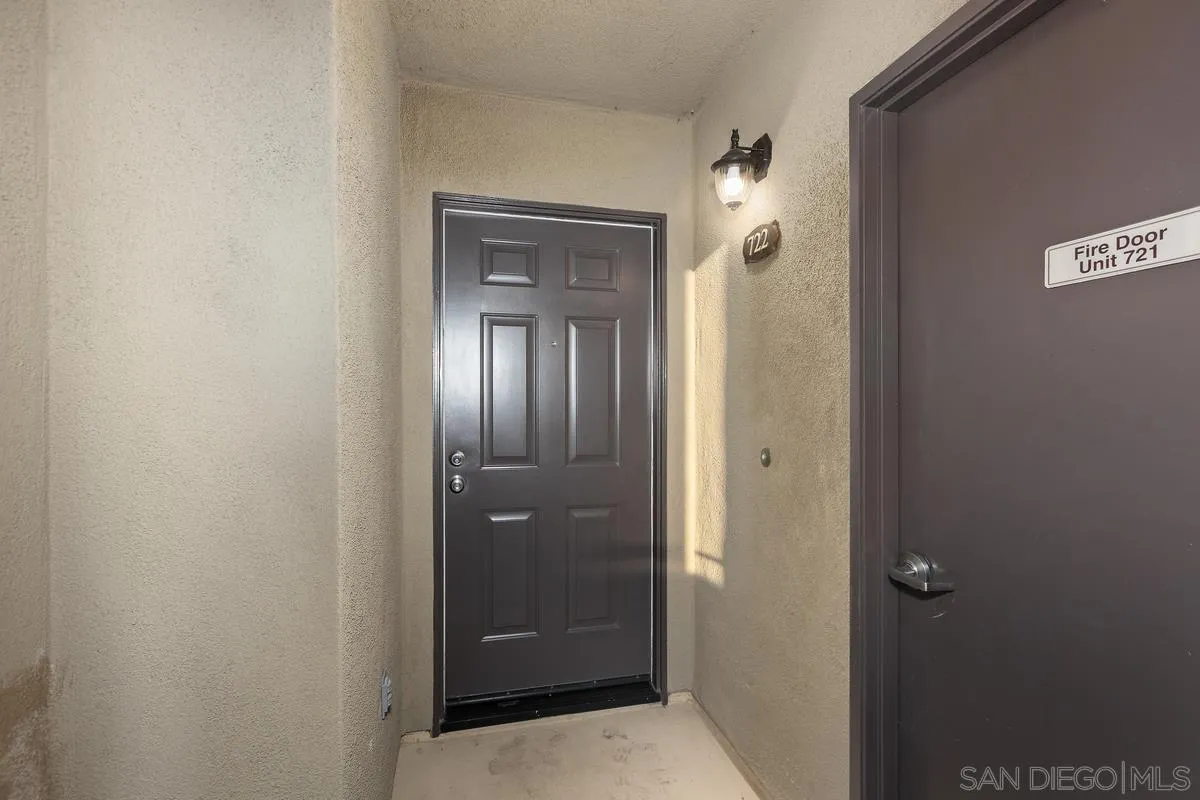 Photo #2: 240003562 Listing 