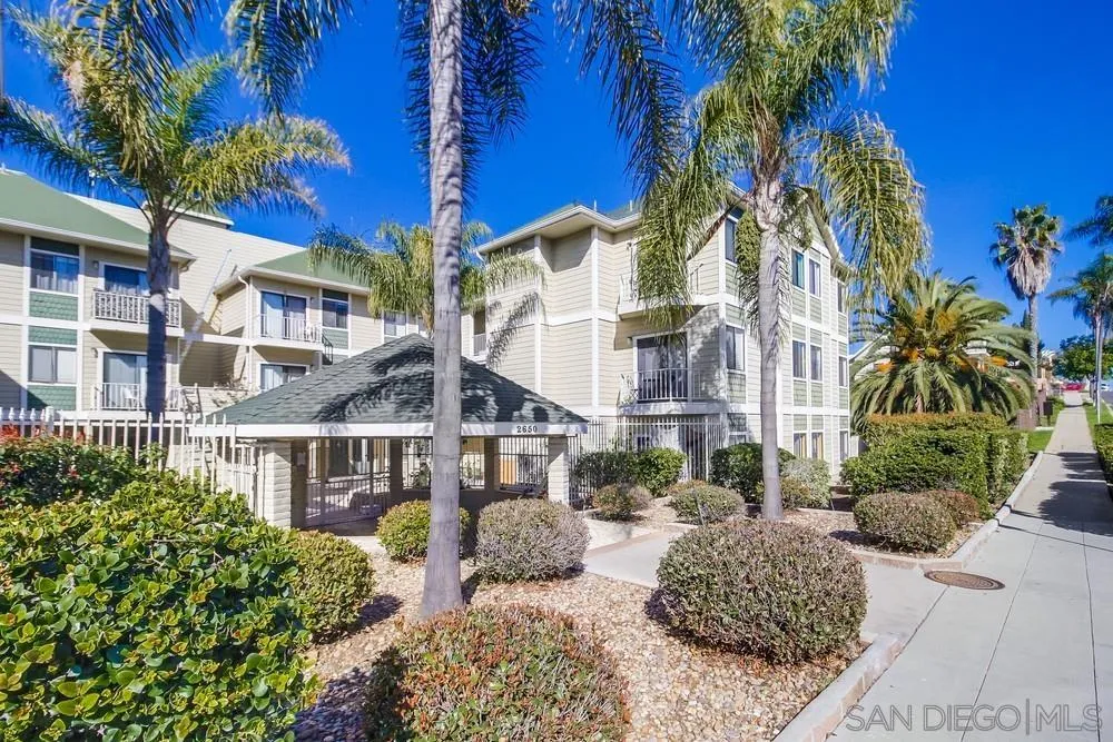Photo #4: 240003676 Listing 
