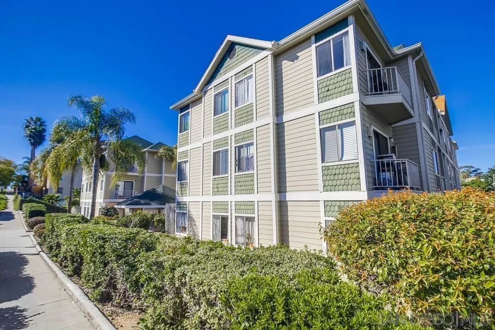 Photo #3: 240003676 Listing 