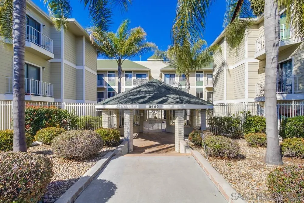 Photo #2: 240003676 Listing 
