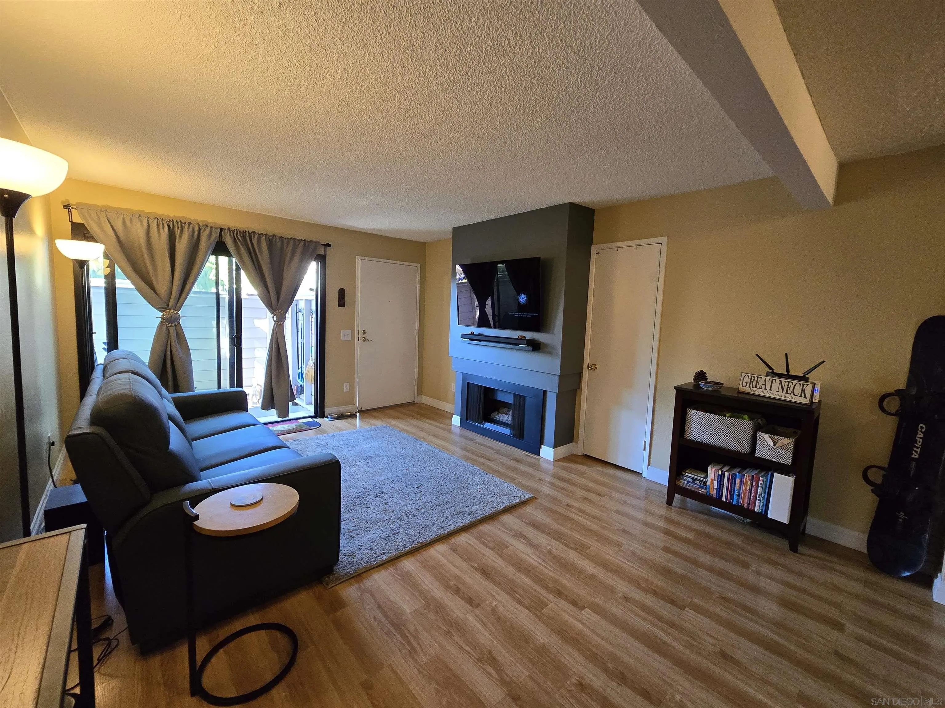Photo #2: 240003681 Listing 