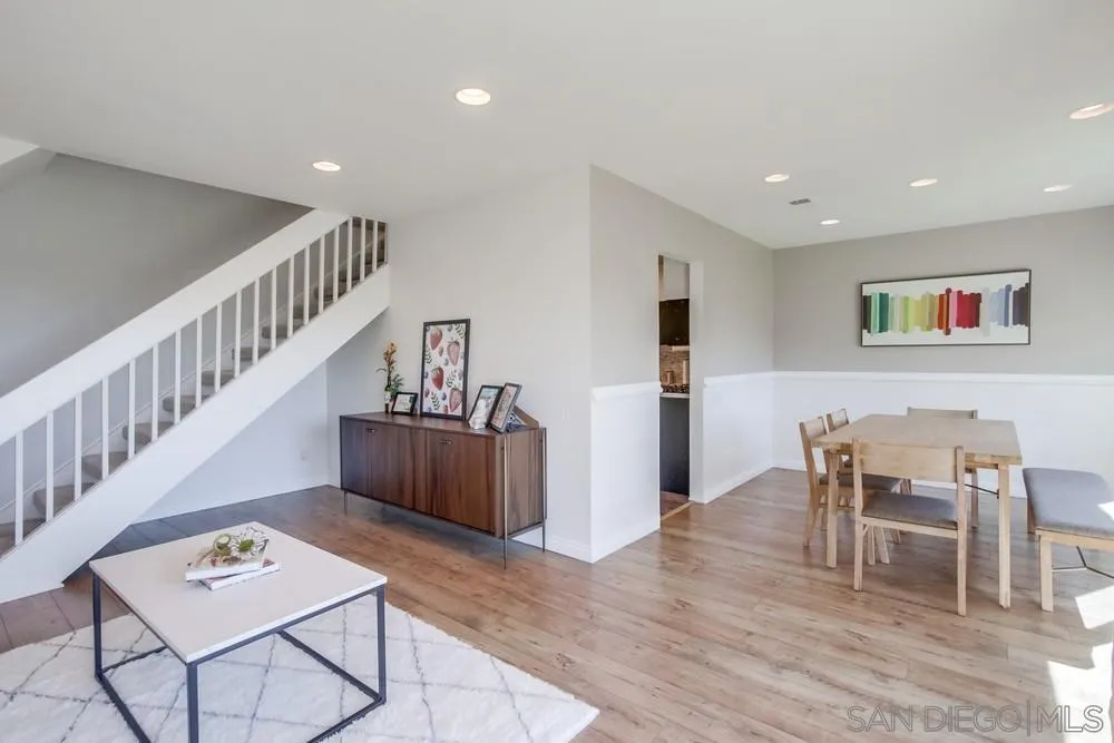 Photo #5: 240003697 Listing 