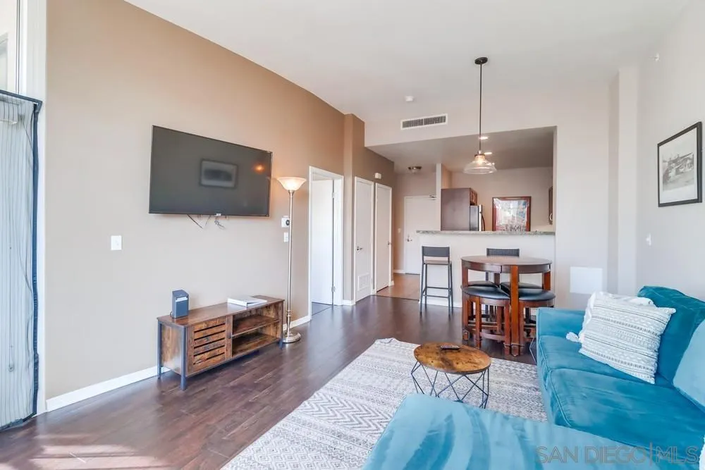 Photo #6: 240003852 Listing 