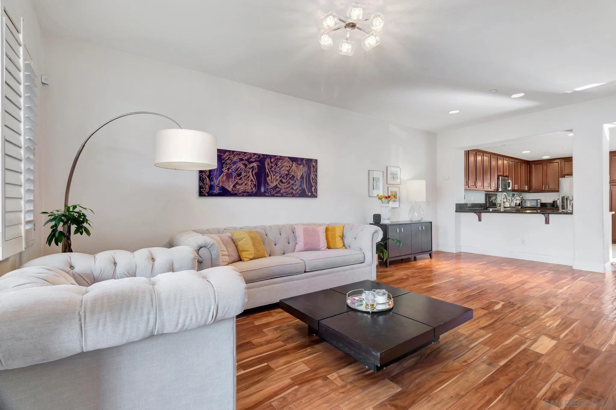 Photo #5: 240003881 Listing 