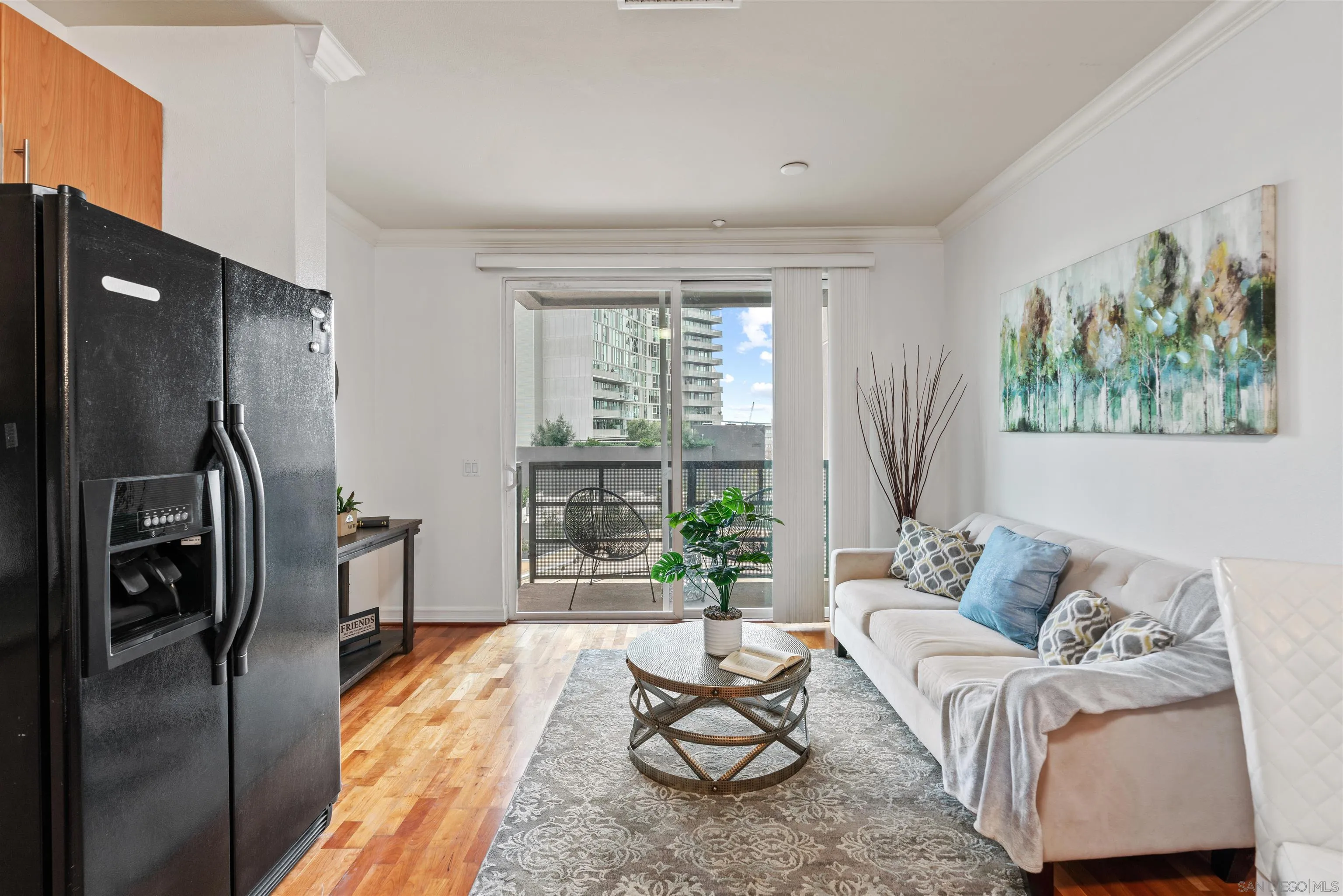 Photo #2: 240003891 Listing 
