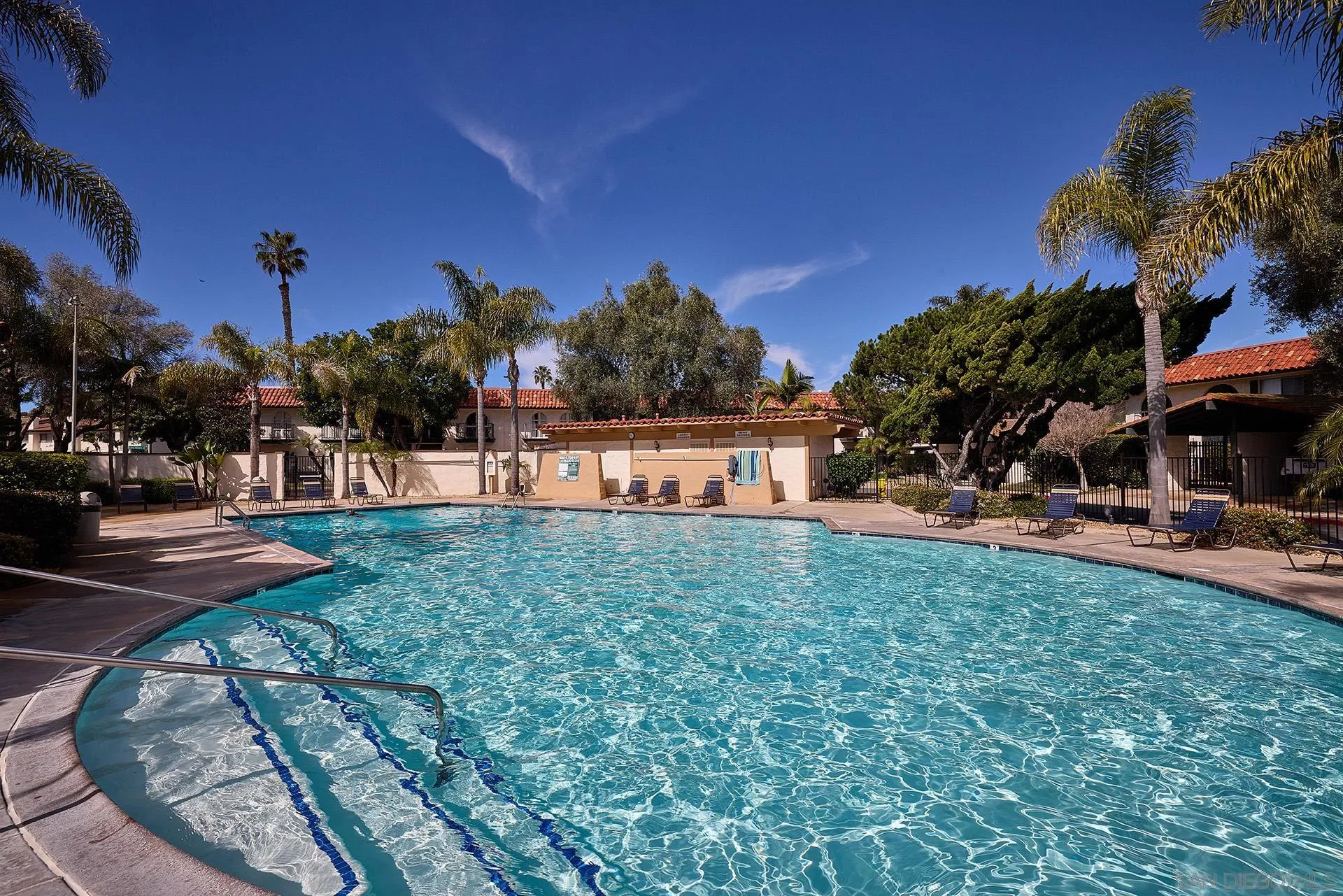 Photo #6: 240003965 Listing 