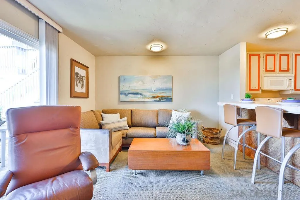Photo #5: 240003989 Listing 