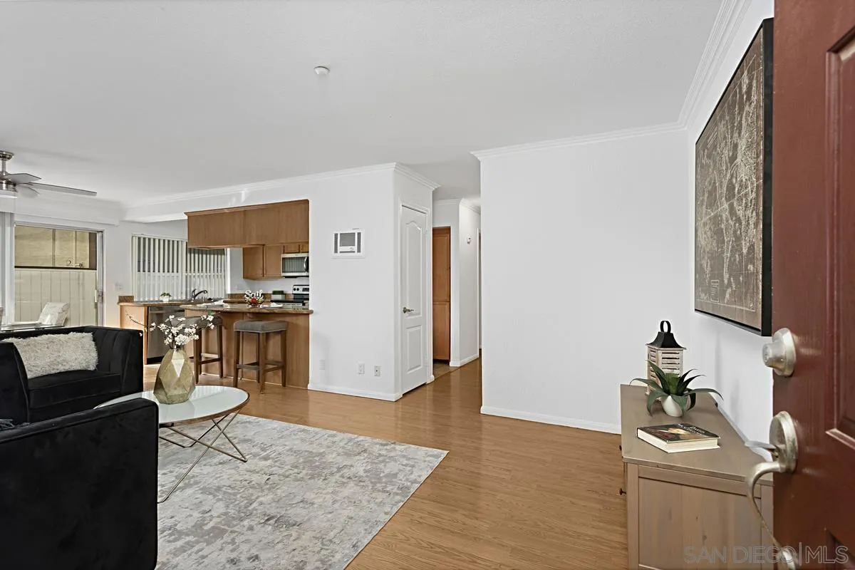 Photo #5: 240004079 Listing 