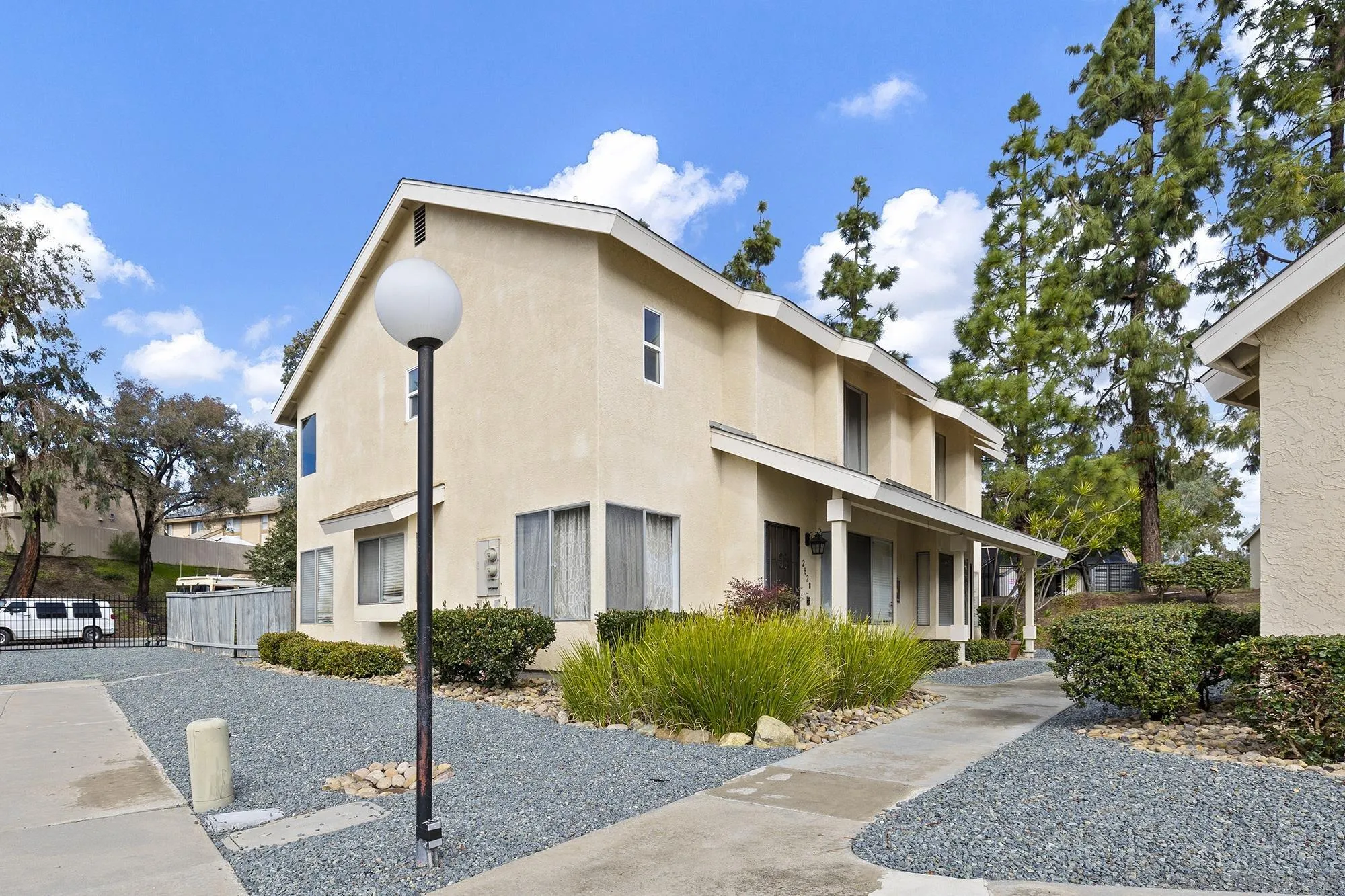 Photo #2: 240004128 Listing 