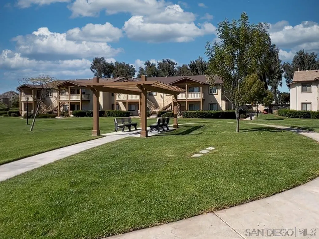 https://cdn.realtyfeed.com/cdn/127/240004219/352b00fa2796f474e88b9c45e411038b.webp