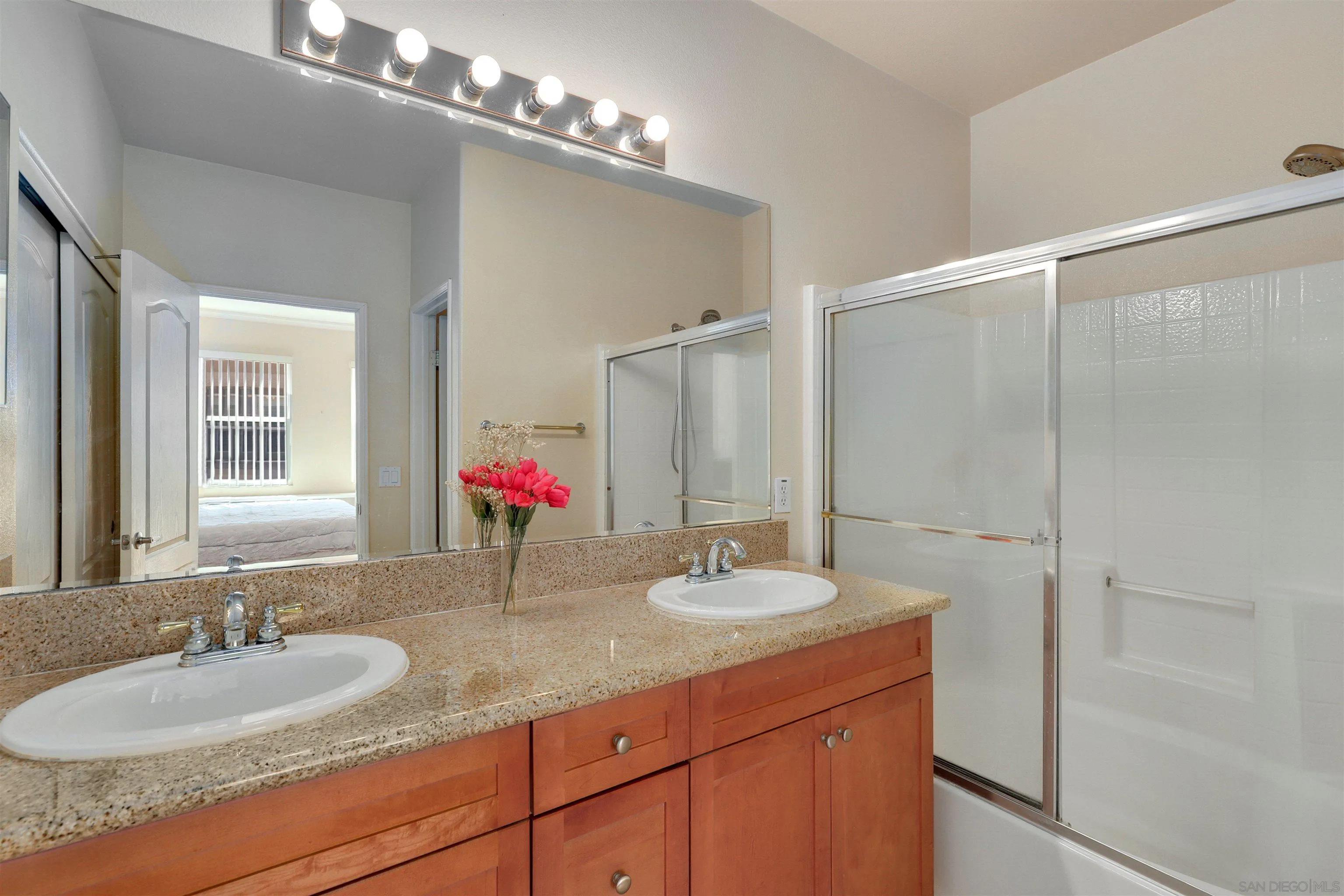 https://cdn.realtyfeed.com/cdn/127/240004290/a12b1a66f4af47c97d83f0b79062a7e5.webp