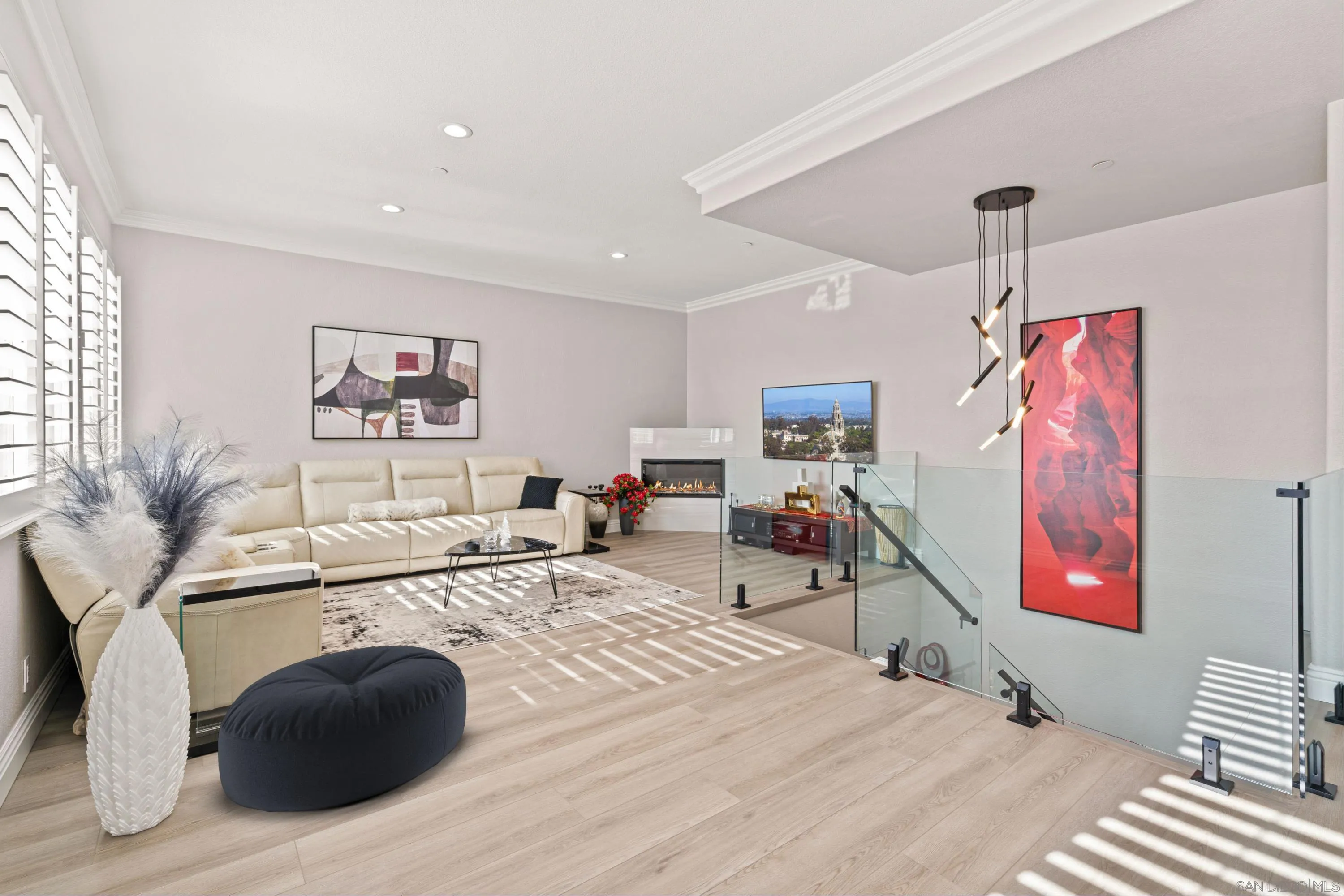 Photo #2: 240004300 Listing 