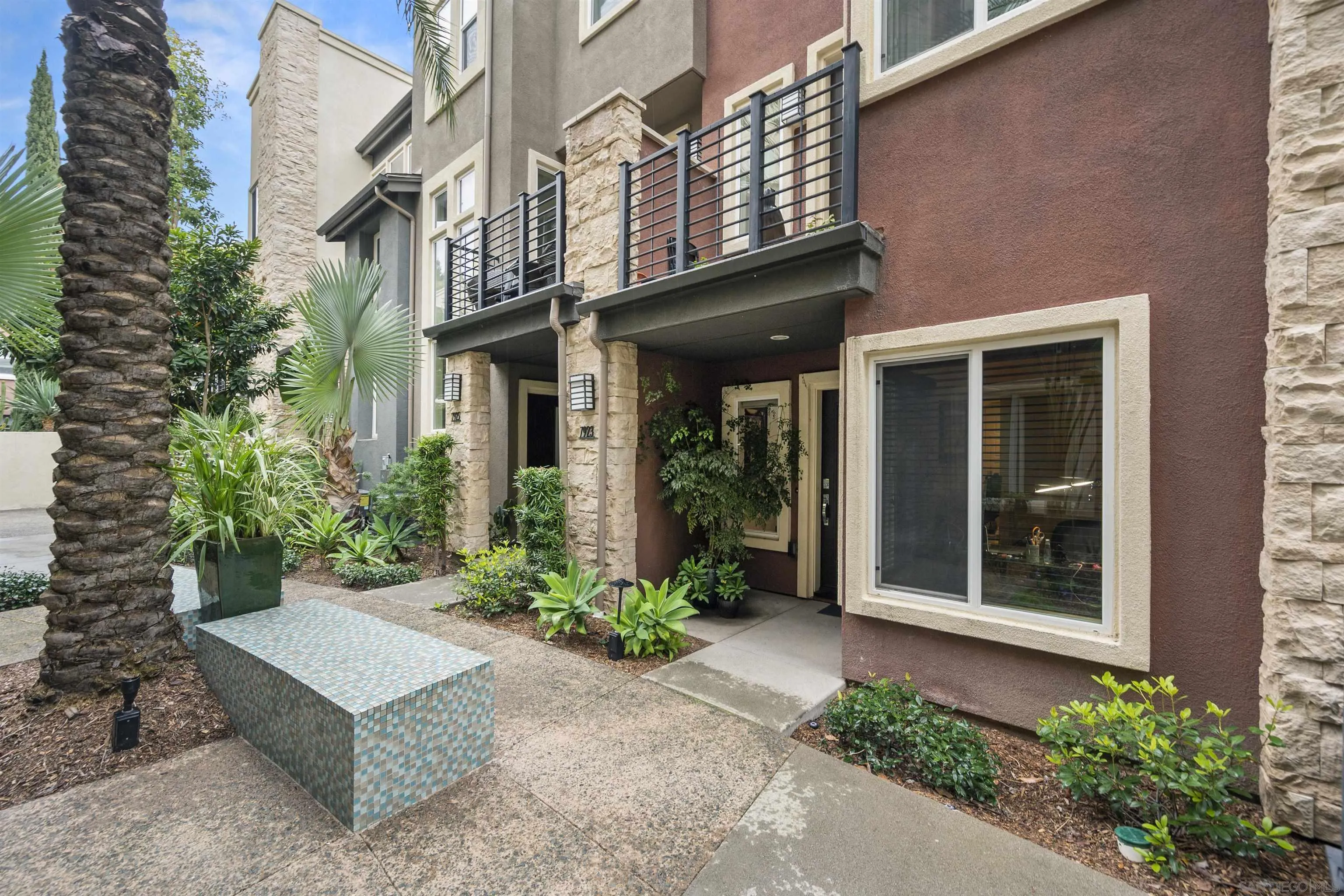 Photo #2: 240004314 Listing 