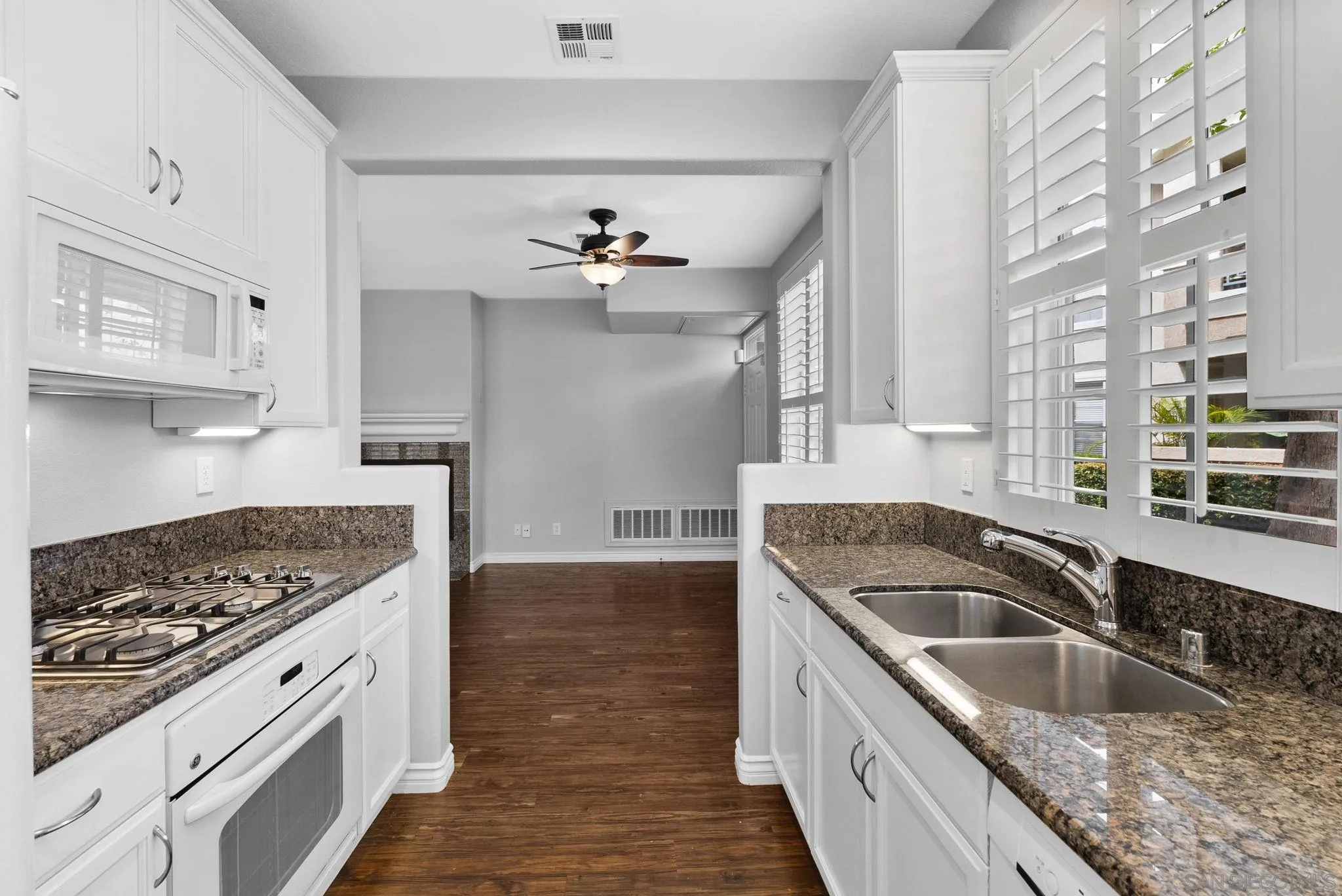 Photo #4: 240004335 Listing 