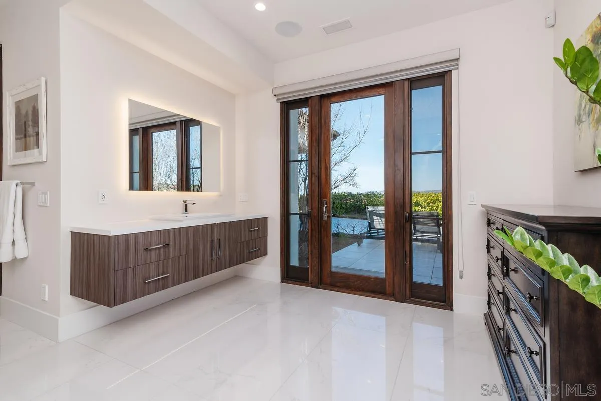 https://cdn.realtyfeed.com/cdn/127/240004341/ccff47f4d48eae135fc9afeafef328e4.webp