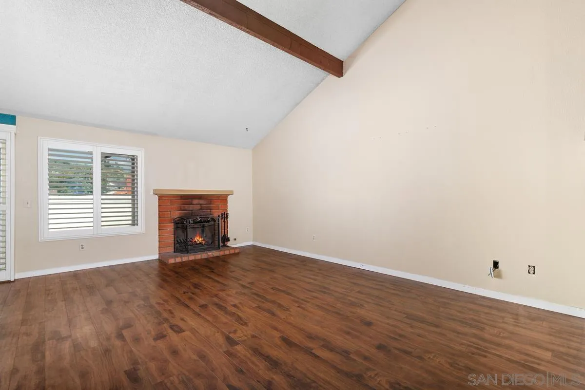 Photo #6: 240004490 Listing 