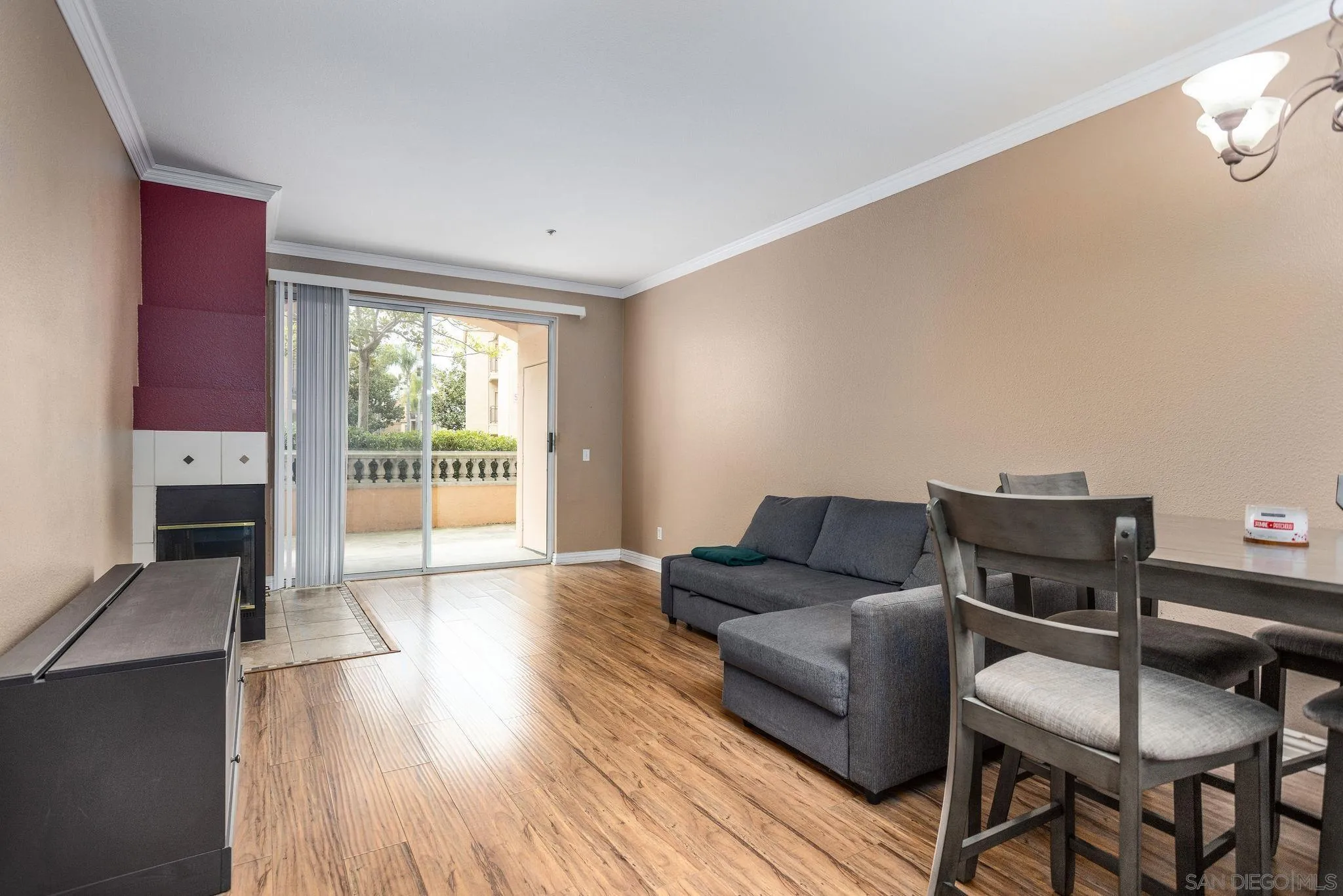 Photo #2: 240004533 Listing 