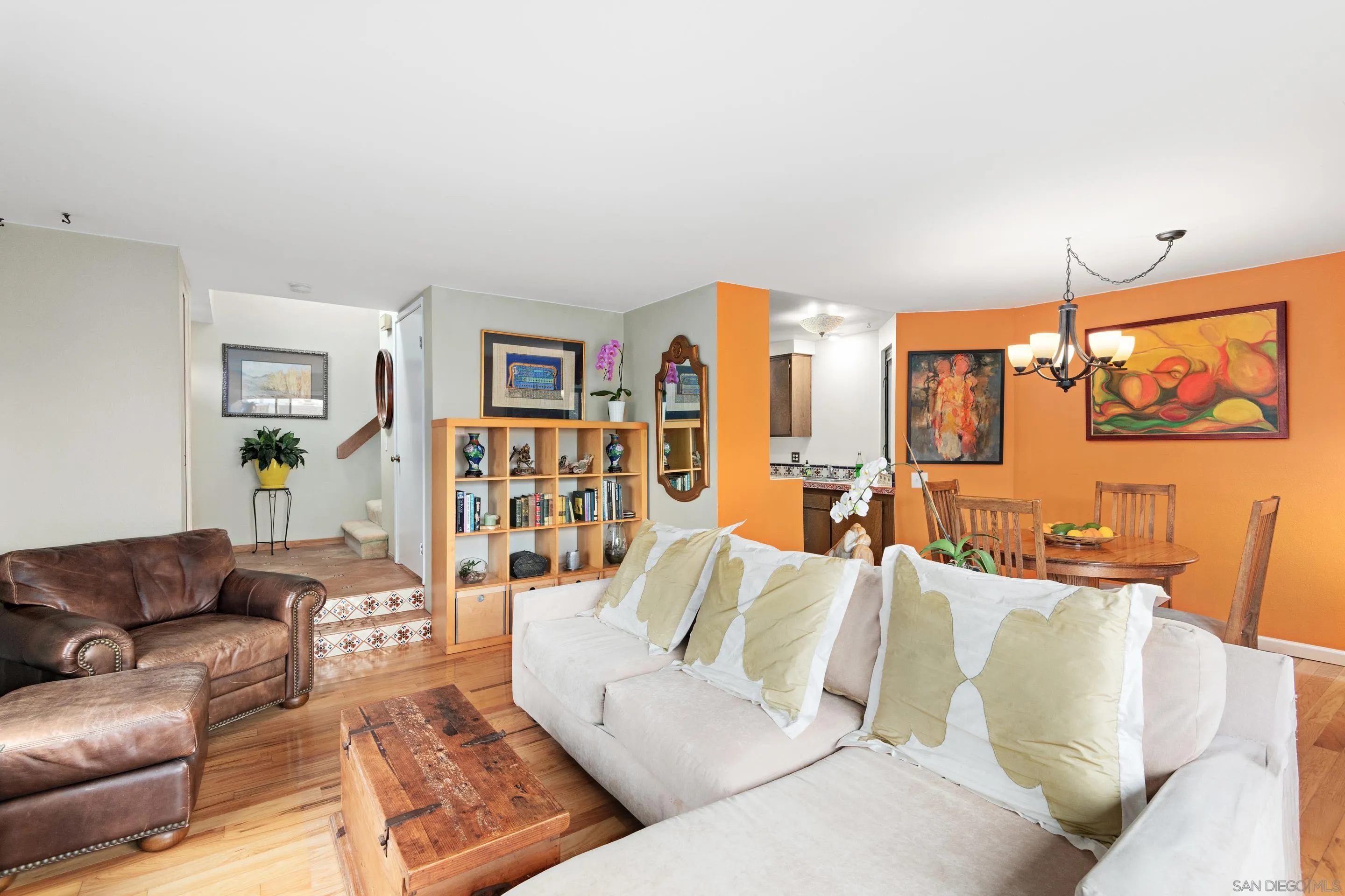 Photo #5: 240004582 Listing 