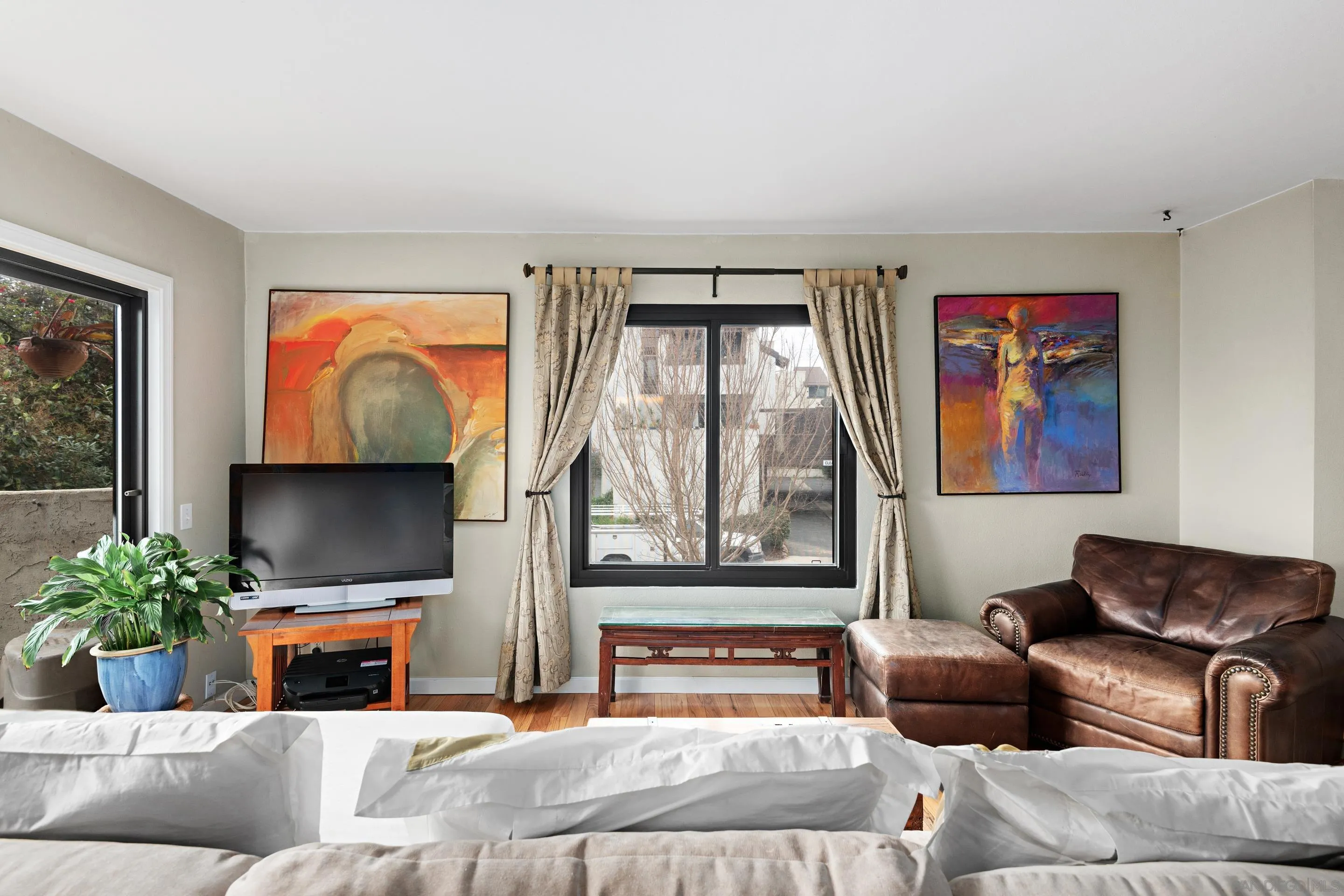 Photo #6: 240004582 Listing 