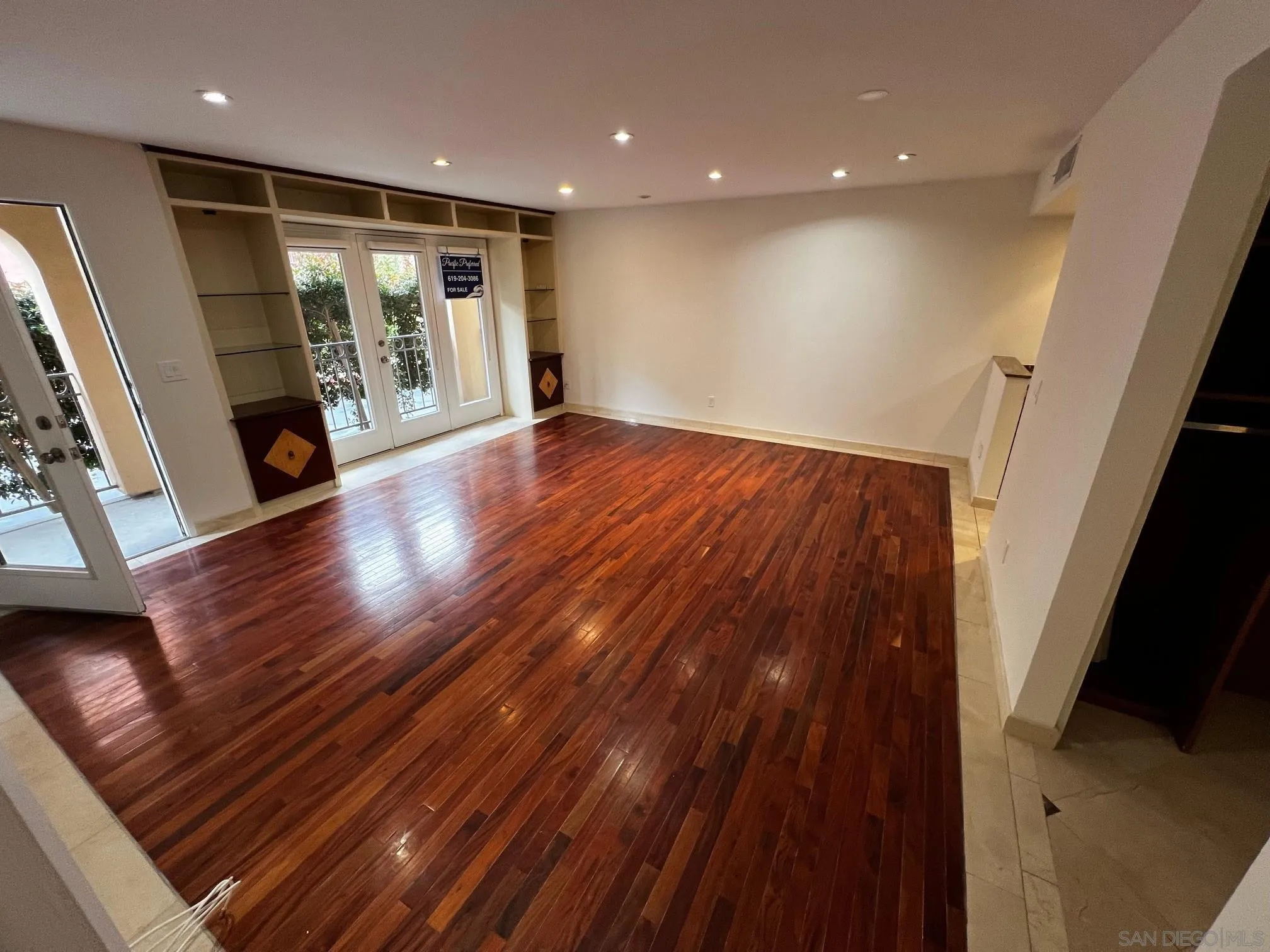 Photo #4: 240004638 Listing 