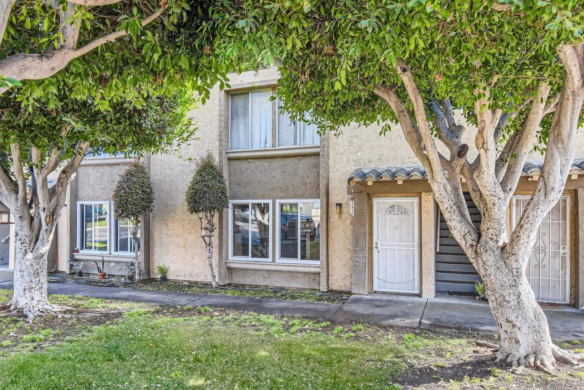 Photo #5: 240004650 Listing 