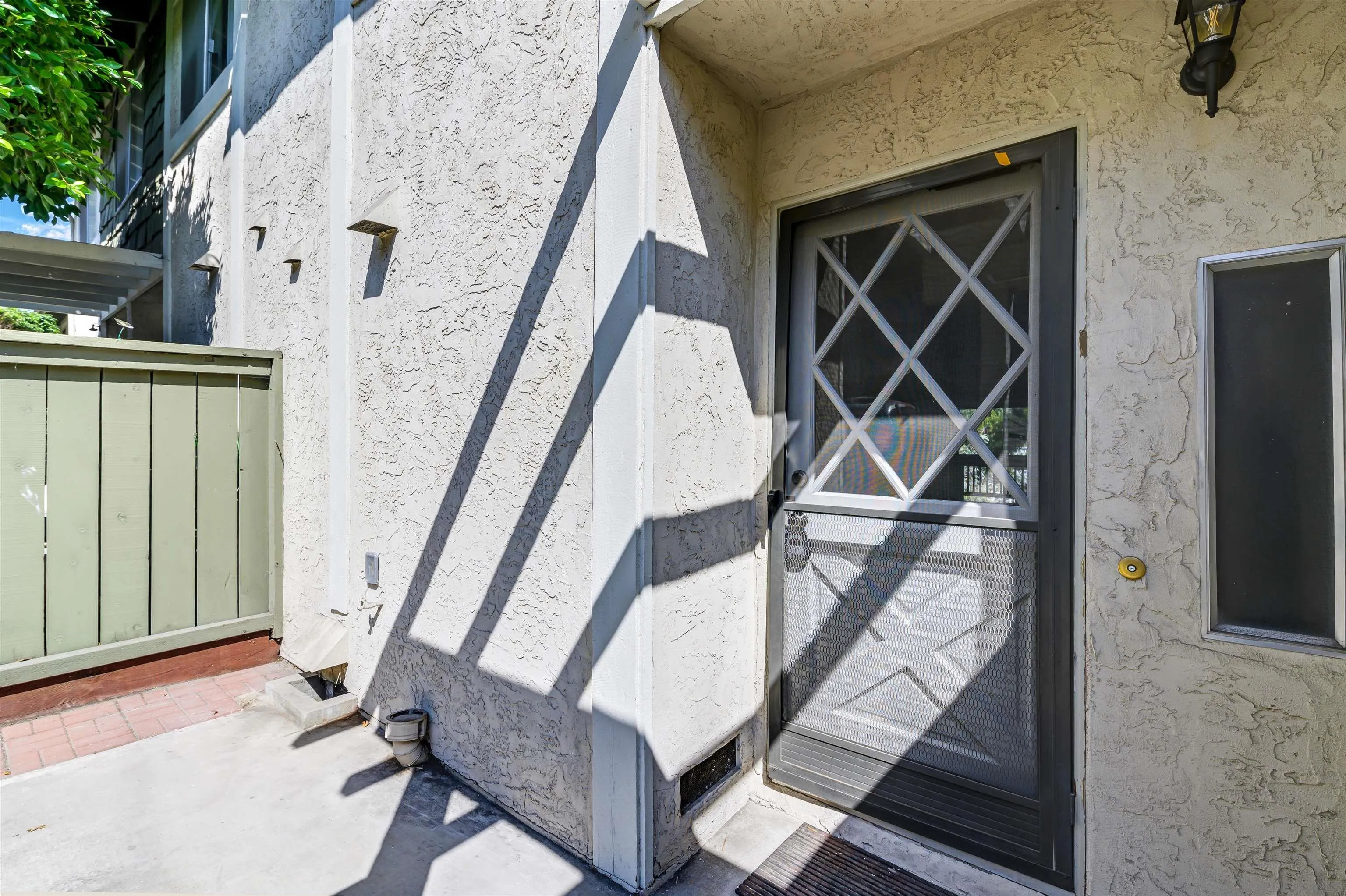 Photo #3: 240004653 Listing 
