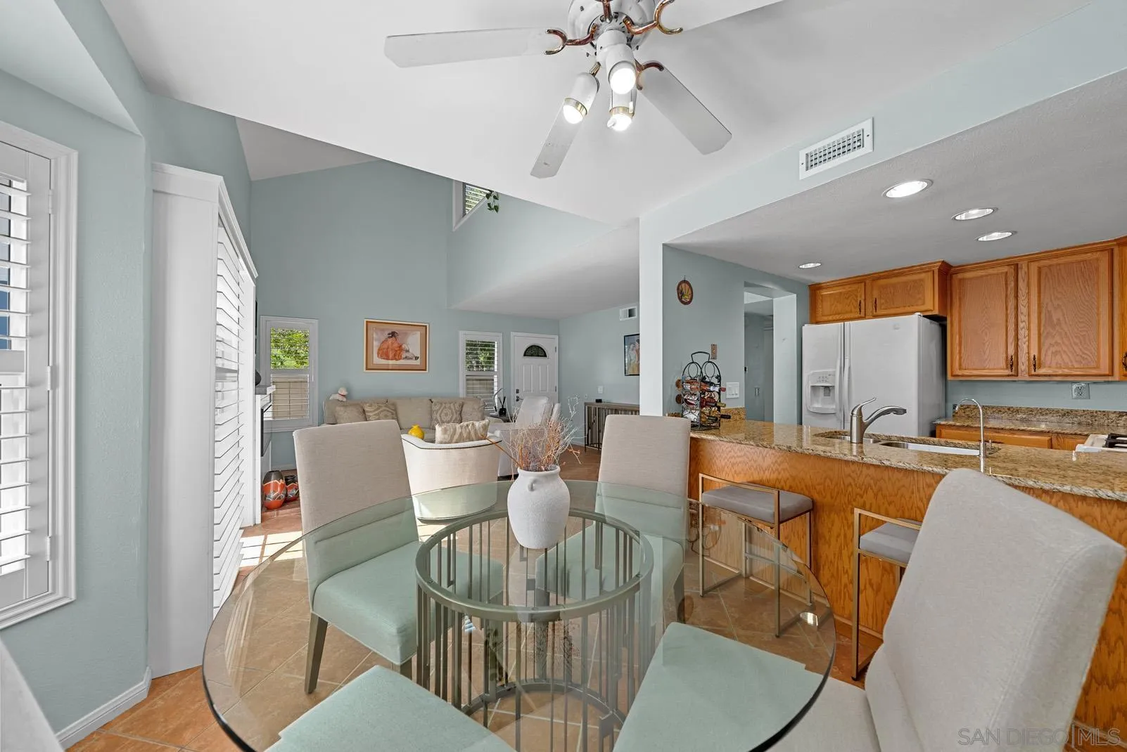 Photo #2: 240004884 Listing 