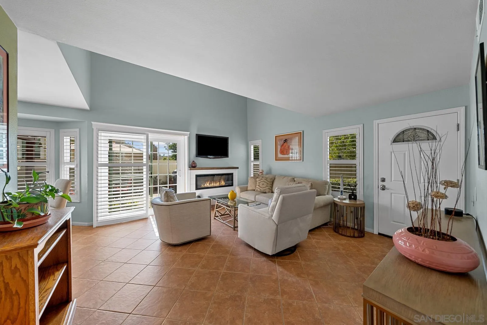 Photo #3: 240004884 Listing 