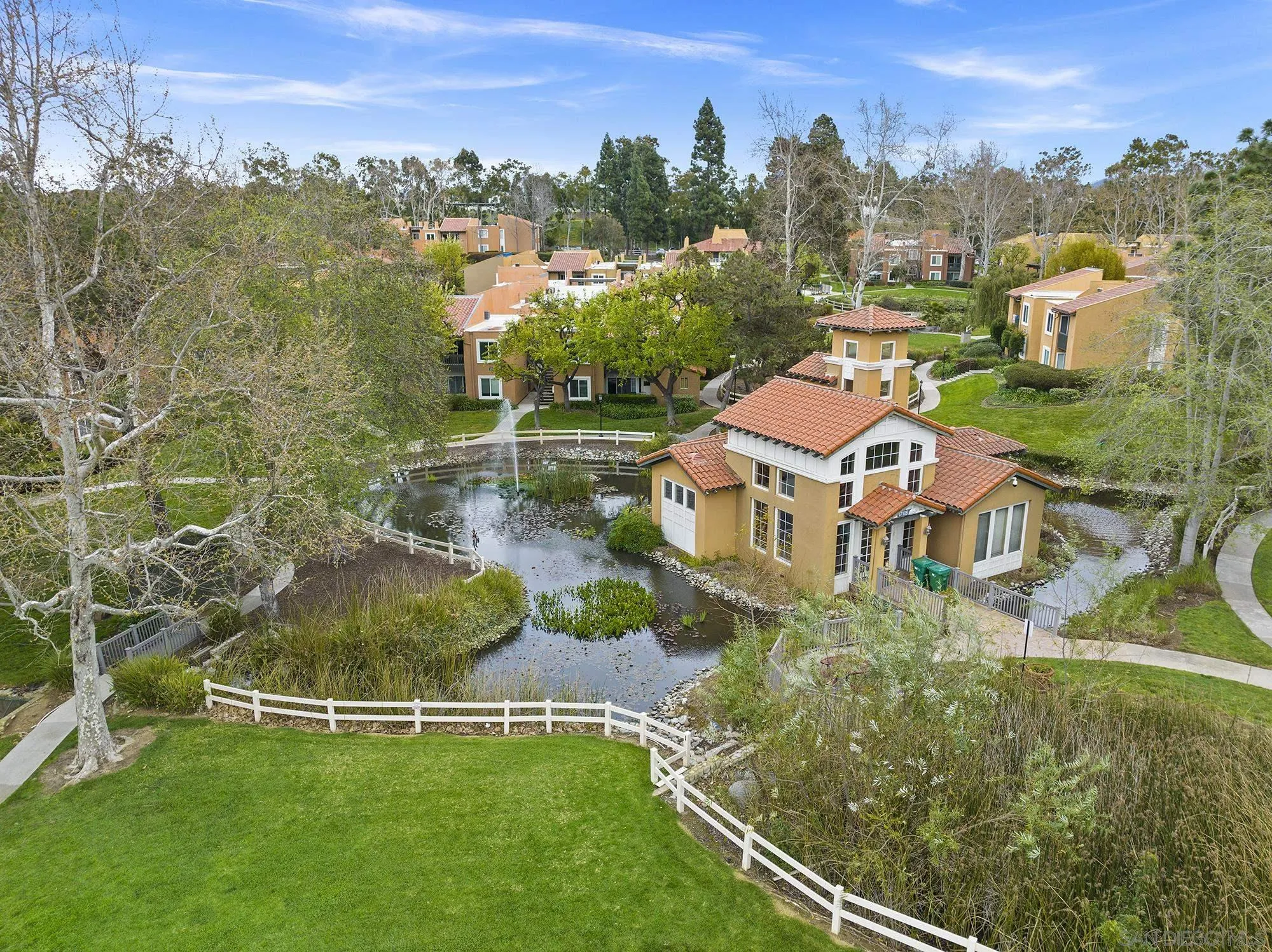 Photo #2: 240004972 Listing 