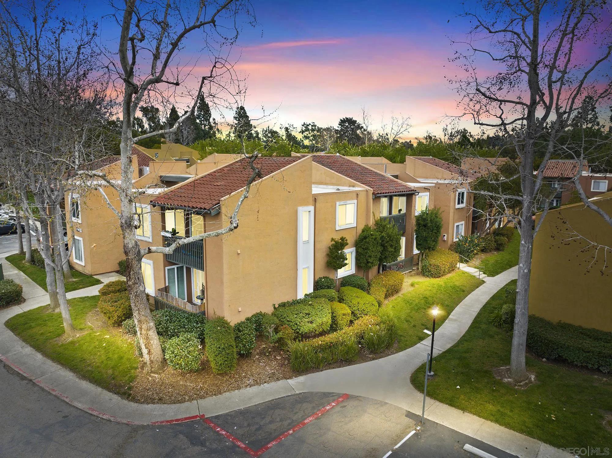 Photo #4: 240004972 Listing 