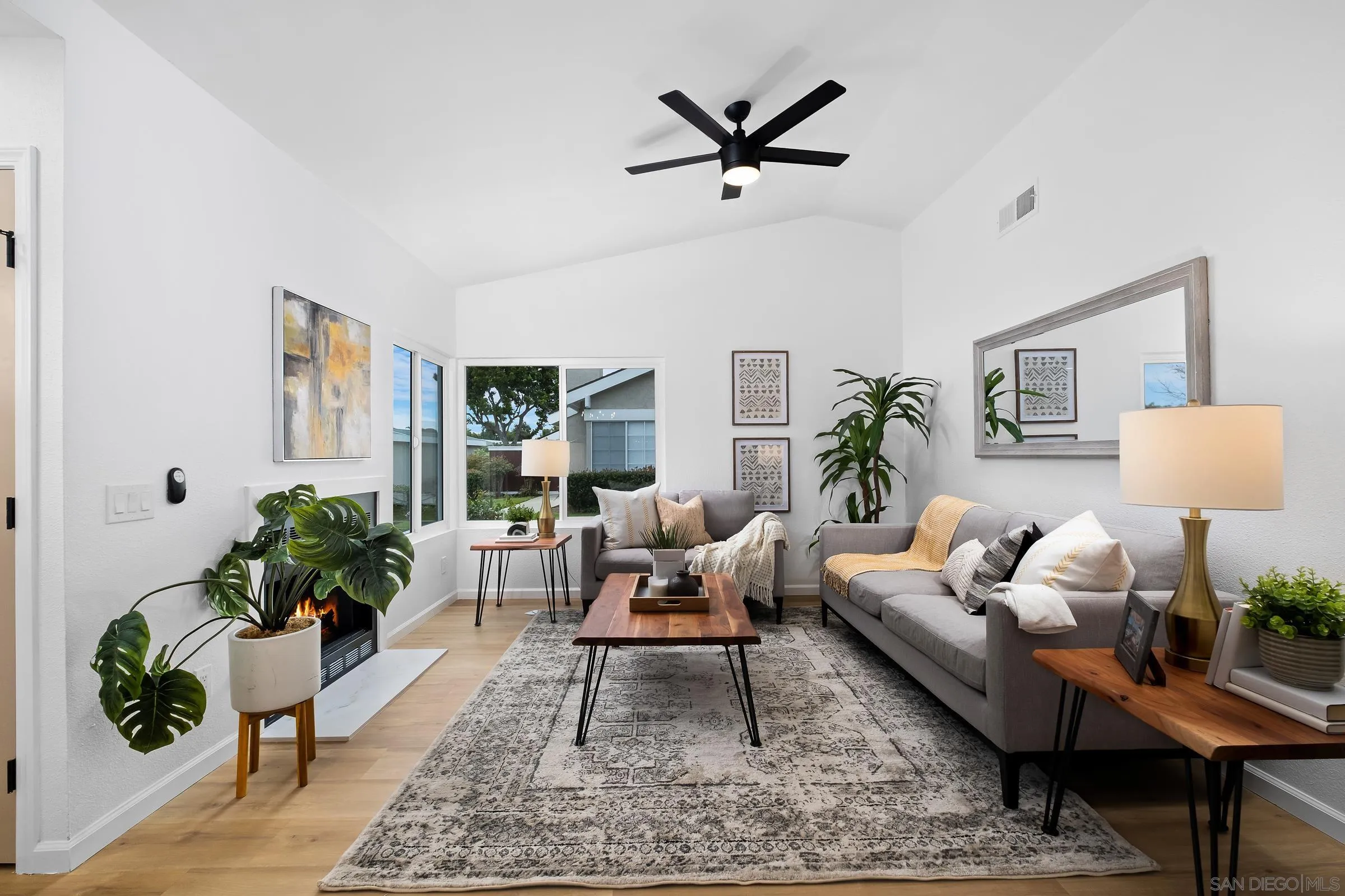 Photo #5: 240004983 Listing 